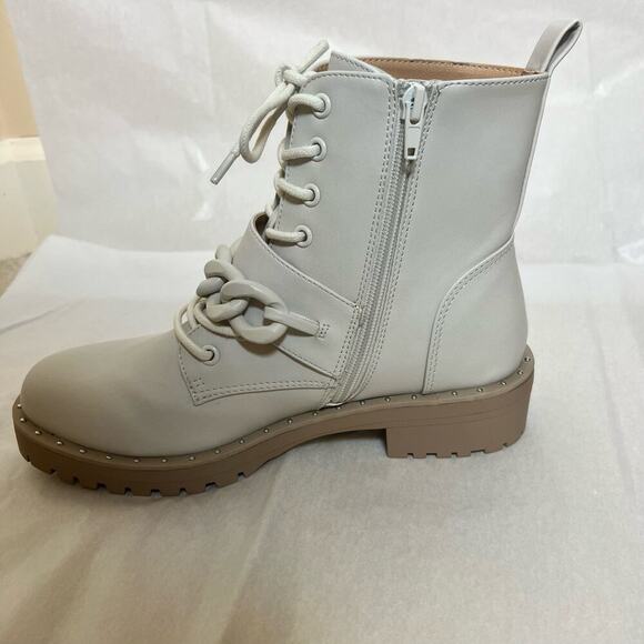 Dolce Vita Osten Boot White Biker Moto Chain Chunky Size 7.5 NWOT - Picture 6 of 12